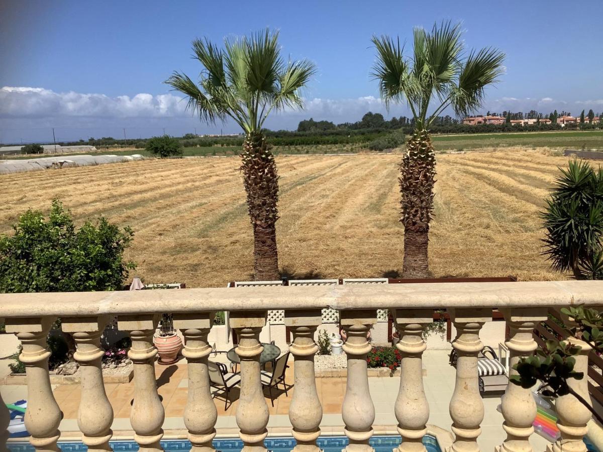 Quality Villa With Pool In Superb Location In Paphos Mandria  Eksteriør billede